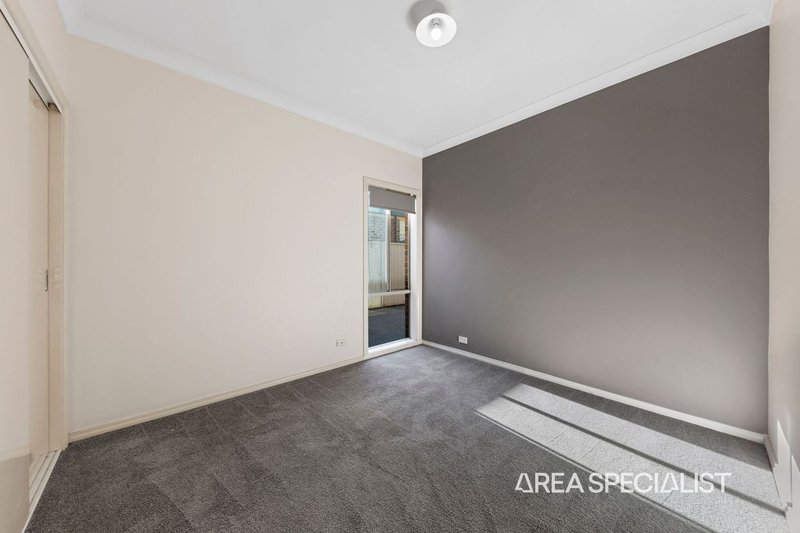 Photo - 10 Macalister Place, Pakenham VIC 3810 - Image 10