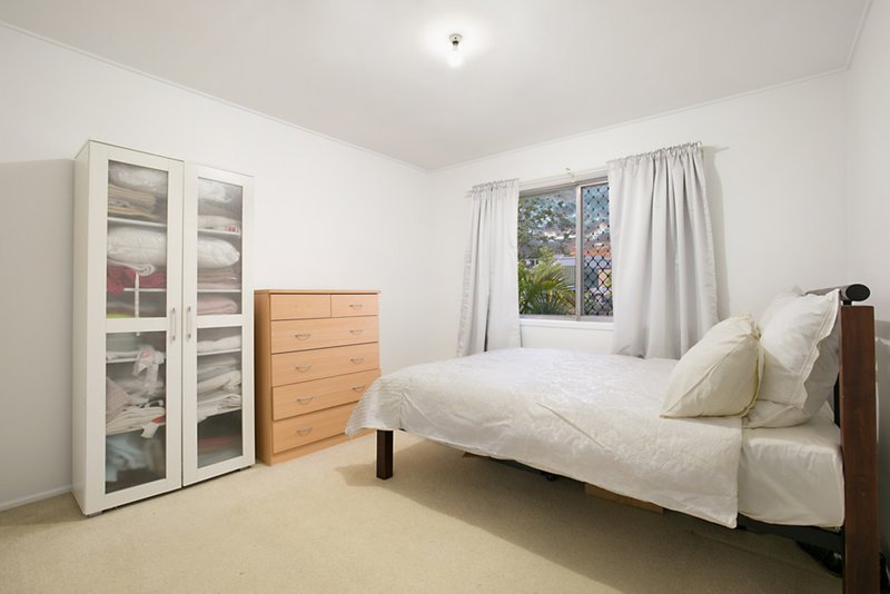 Photo - 10 Macbeth Street, Kingston QLD 4114 - Image 13