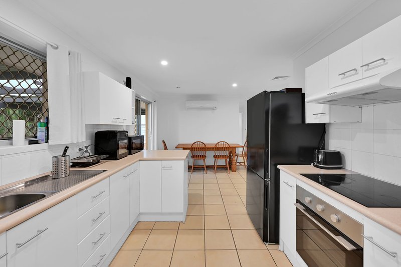 Photo - 10 Macfarlane Street, Riverhills QLD 4074 - Image 4