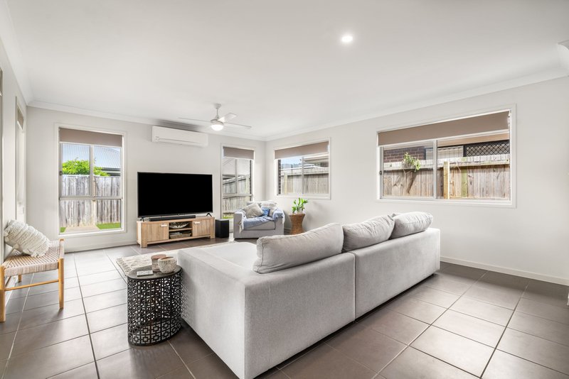 Photo - 10 Macmillan Loop, Belivah QLD 4207 - Image 2