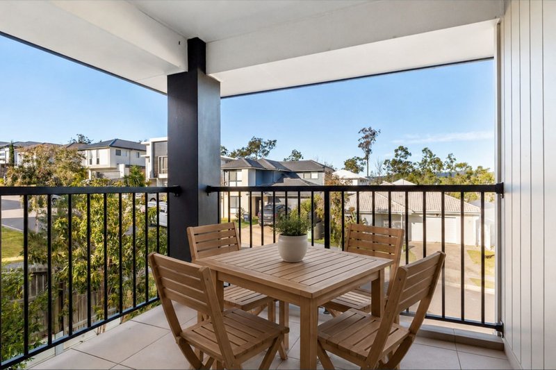 Photo - 10 Madeira Street, Springfield Lakes QLD 4300 - Image 6