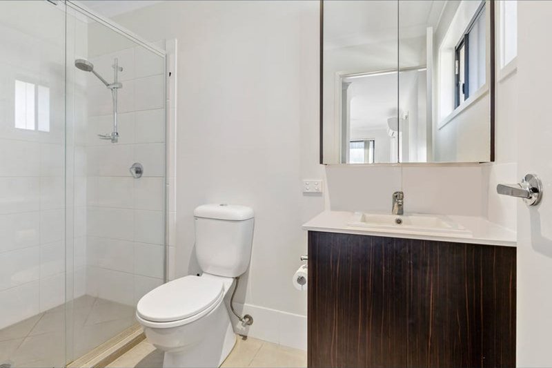 Photo - 10 Madeira Street, Springfield Lakes QLD 4300 - Image 8