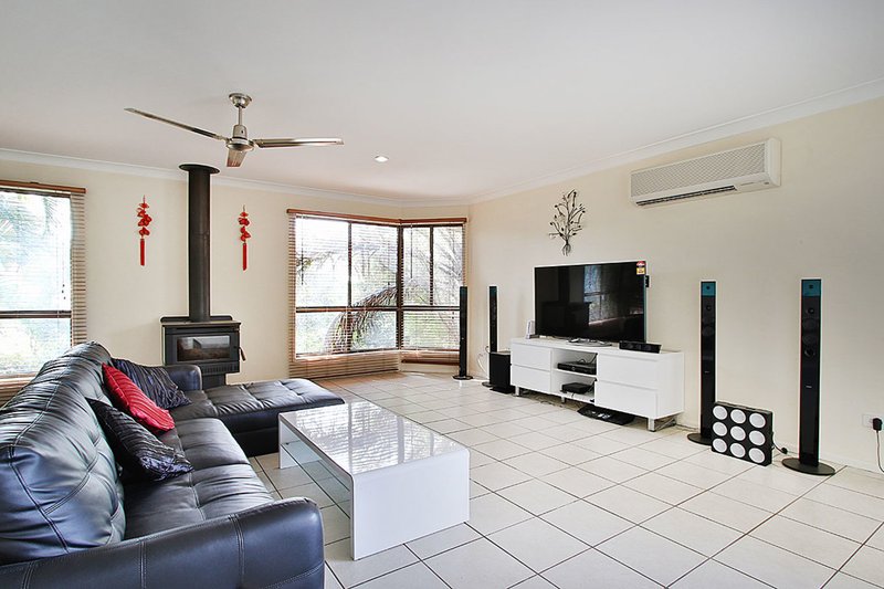 Photo - 10 Madigan Court, Boronia Heights QLD 4124 - Image 2