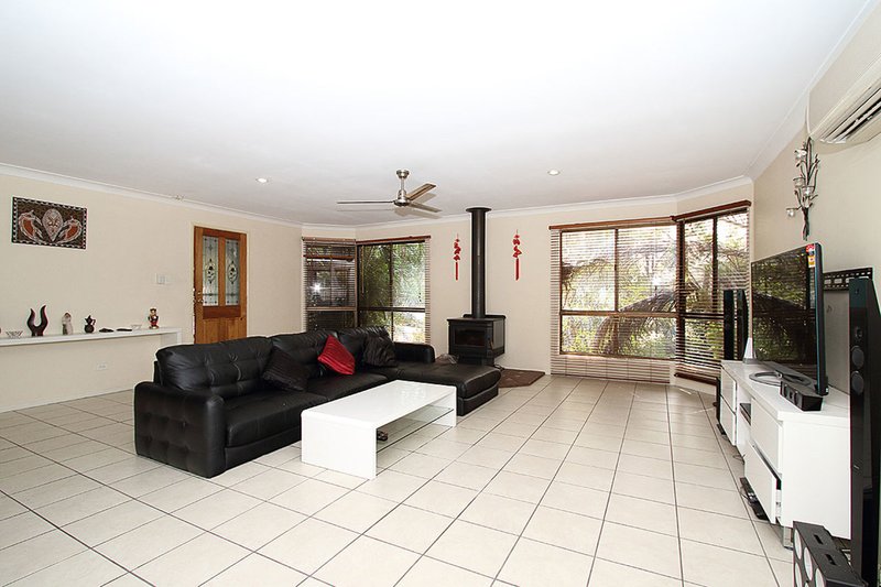 Photo - 10 Madigan Court, Boronia Heights QLD 4124 - Image 13