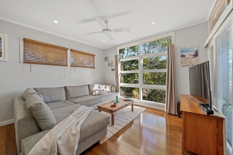 Photo - 10 Madlo Street, The Gap QLD 4061 - Image 4