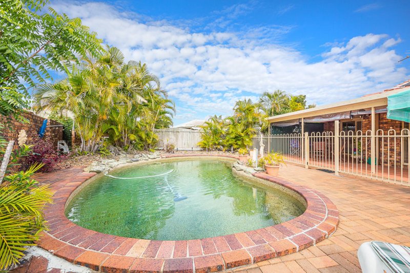 Photo - 10 Magdalena Place, Banksia Beach QLD 4507 - Image 16