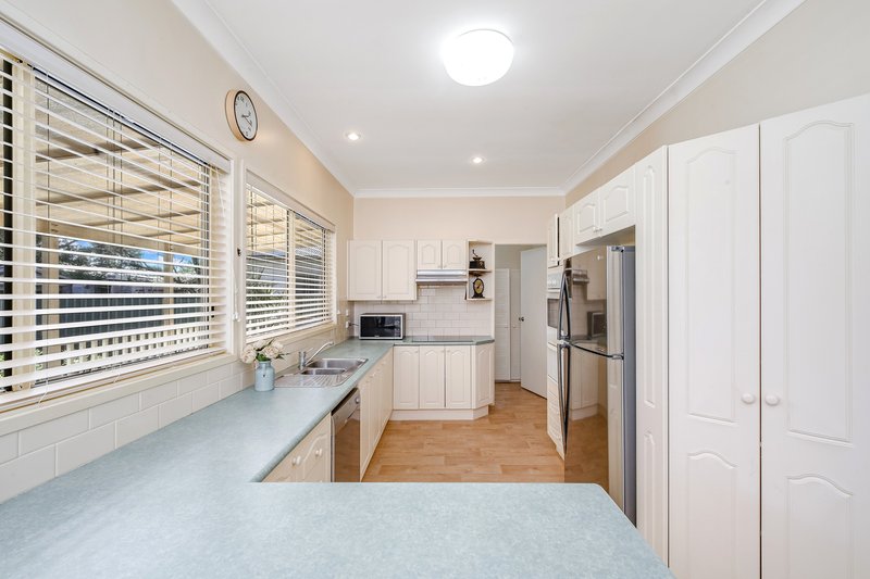 Photo - 10 Magnolia Ave , Davistown NSW 2251 - Image 4