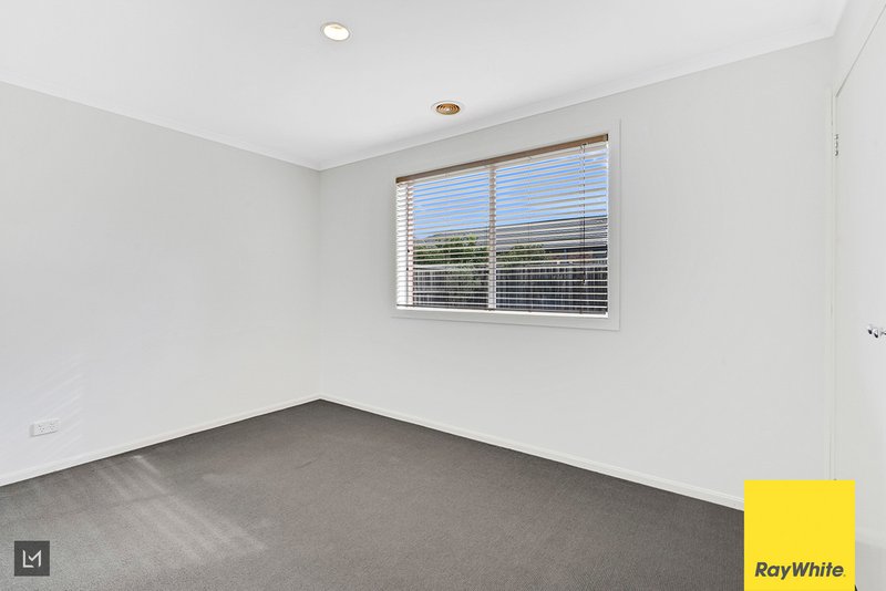 Photo - 10 Mahogany Drive, Point Cook VIC 3030 - Image 7