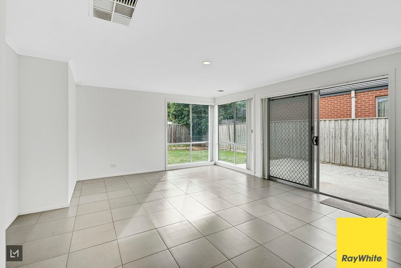 Photo - 10 Mahogany Drive, Point Cook VIC 3030 - Image 15