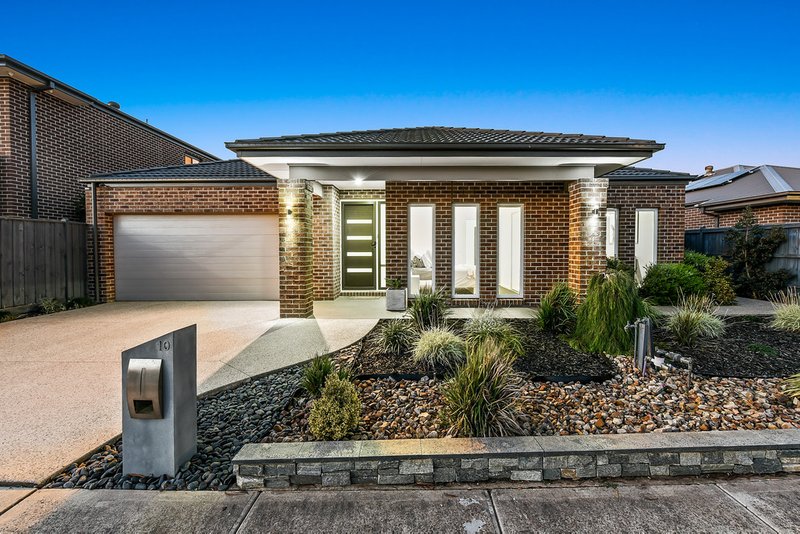 10 Malmesbury Road, Cranbourne North VIC 3977