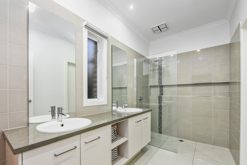 Photo - 10 Malmesbury Road, Cranbourne North VIC 3977 - Image 13