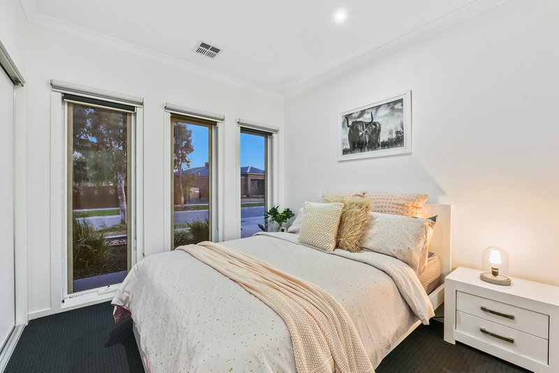 Photo - 10 Malmesbury Road, Cranbourne North VIC 3977 - Image 15