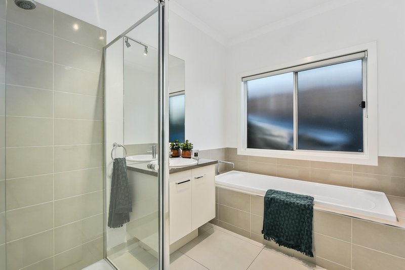 Photo - 10 Malmesbury Road, Cranbourne North VIC 3977 - Image 17