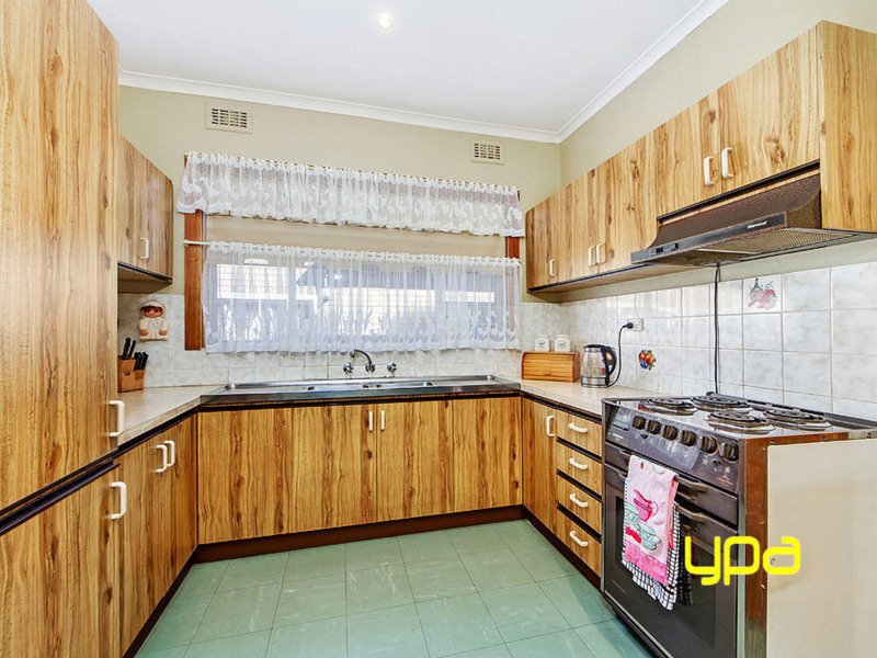 Photo - 10 Manfred Avenue, St Albans VIC 3021 - Image 7