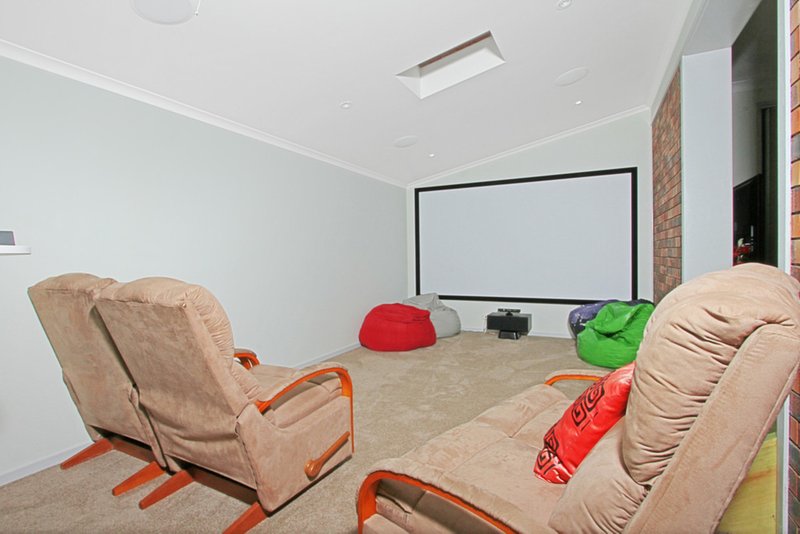 Photo - 10 Manning Avenue, Narrawallee NSW 2539 - Image 3