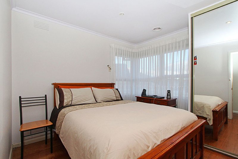 Photo - 10 Manton Court, Thomastown VIC 3074 - Image 10