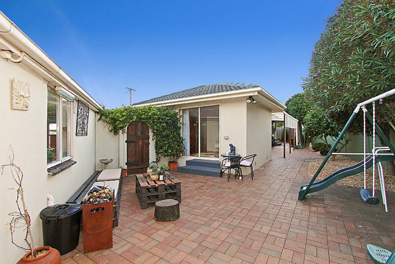 Photo - 10 Manton Court, Thomastown VIC 3074 - Image 13