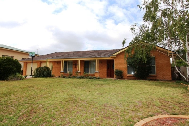 10 Maple Close, Kelso NSW 2795