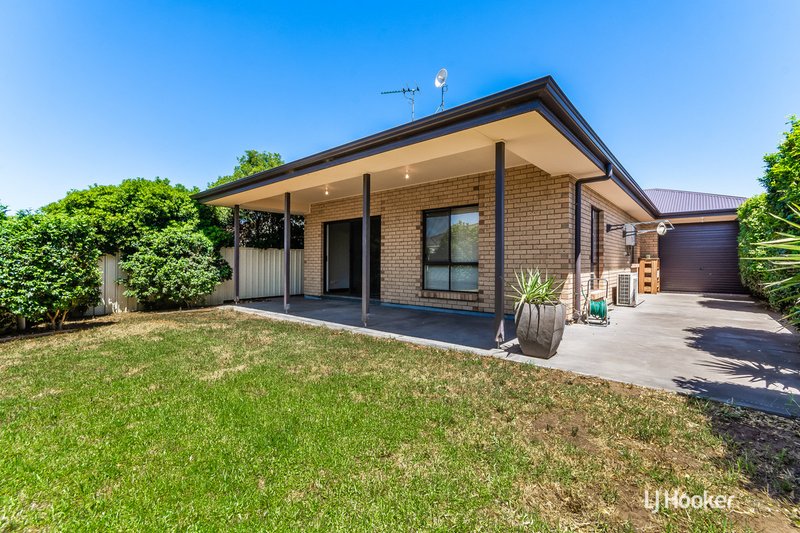 Photo - 10 Maple Leaf Court, Munno Para West SA 5115 - Image 16