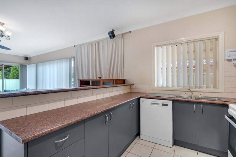 Photo - 10 Maple Place, Craigieburn VIC 3064 - Image 5