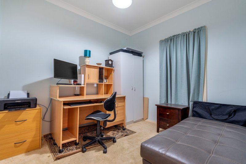 Photo - 10 Maple Place, Craigieburn VIC 3064 - Image 7