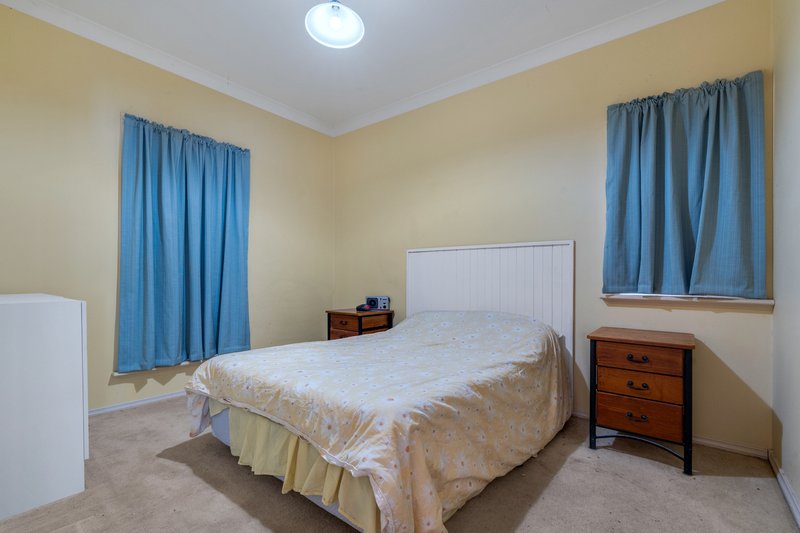 Photo - 10 Maple Place, Craigieburn VIC 3064 - Image 8