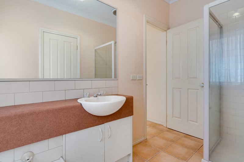 Photo - 10 Maple Place, Craigieburn VIC 3064 - Image 10