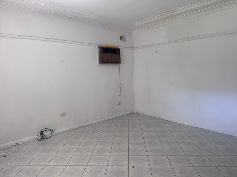 Photo - 10 Margaret Street, Fairfield NSW 2165 - Image 6