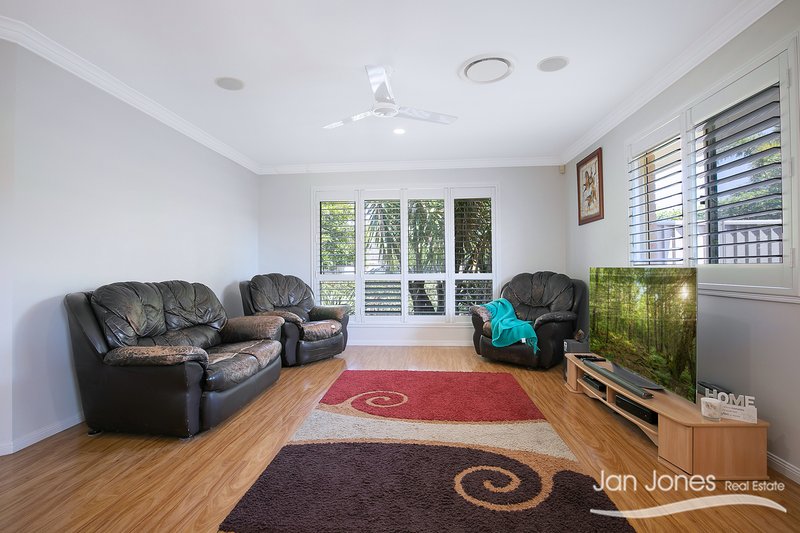 Photo - 10 Mariner Court, Newport QLD 4020 - Image 9