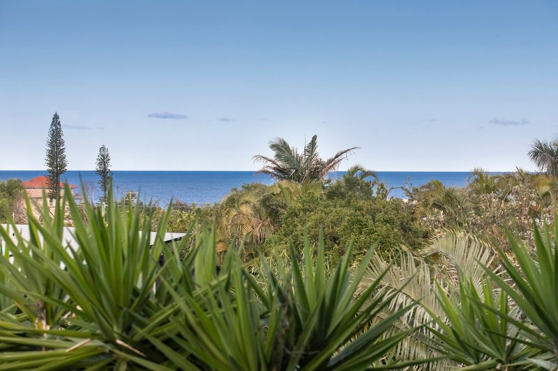 Photo - 10 Mariners Place, Sunrise Beach QLD 4567 - Image 3