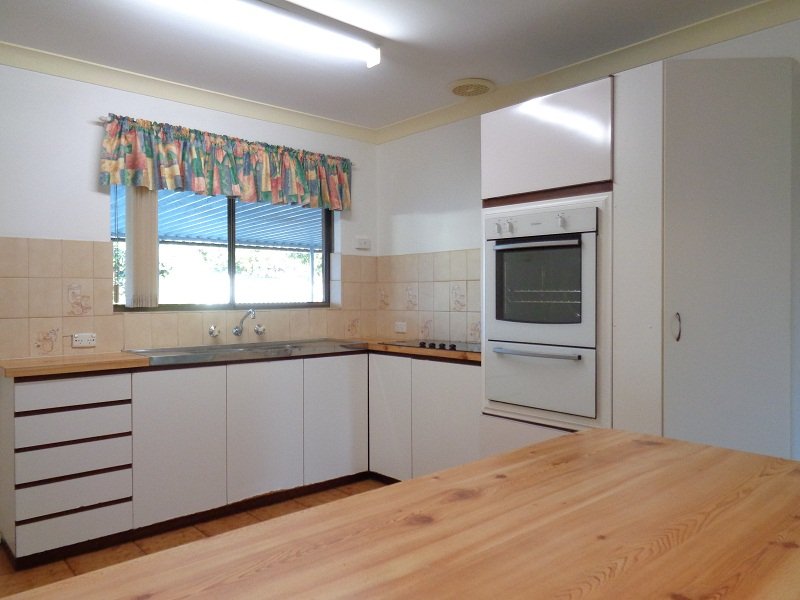 Photo - 10 Markaling Close, Hillman WA 6168 - Image 5