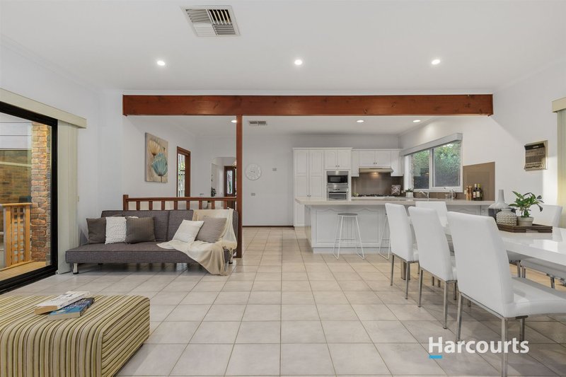 Photo - 10 Marong Court, Boronia VIC 3155 - Image 8