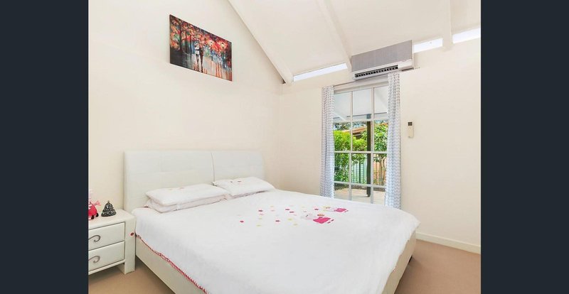 Photo - 10 Marston Av. , Indooroopilly QLD 4068 - Image 13