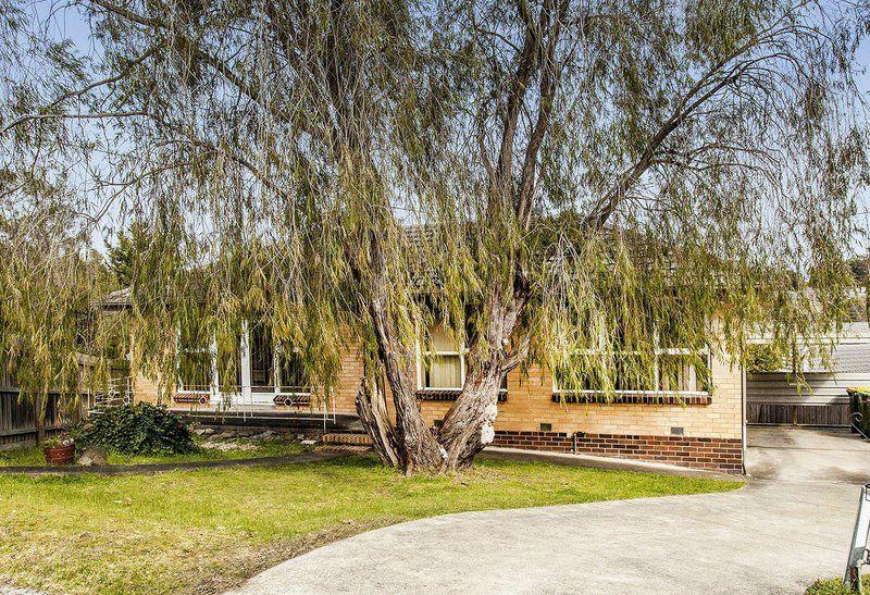 10 Masefield Avenue, Mooroolbark VIC 3138