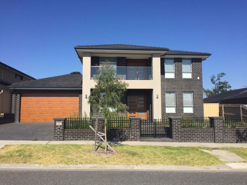 10 Massie Drive, Hampton Park VIC 3976