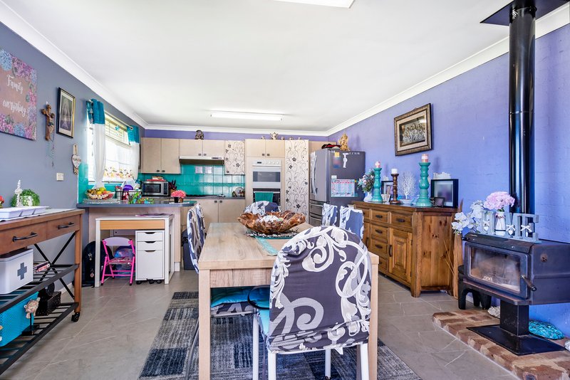 Photo - 10 Masterfield Street, Rossmore NSW 2557 - Image 10