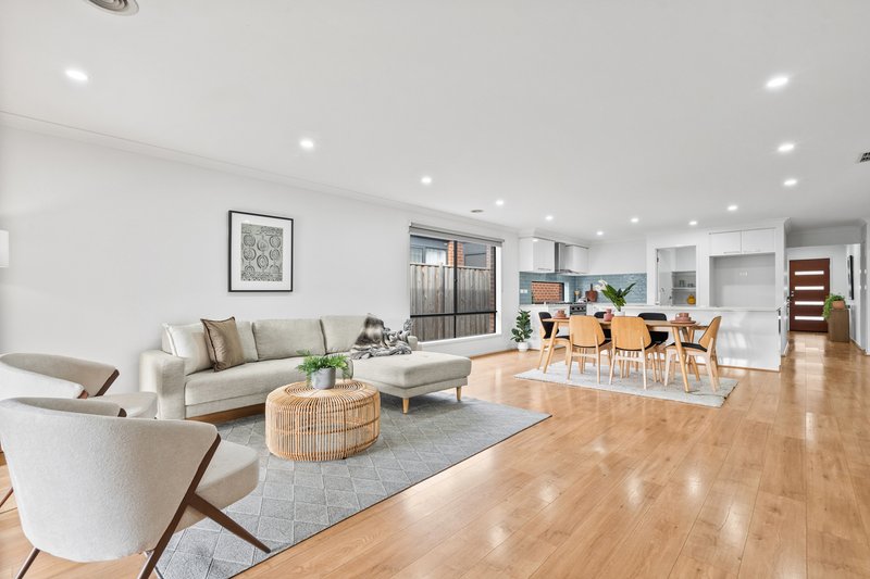 Photo - 10 Maverick Crescent, Clyde North VIC 3978 - Image 8