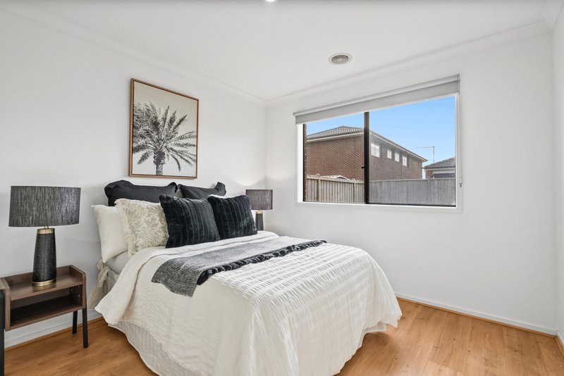 Photo - 10 Maverick Crescent, Clyde North VIC 3978 - Image 15