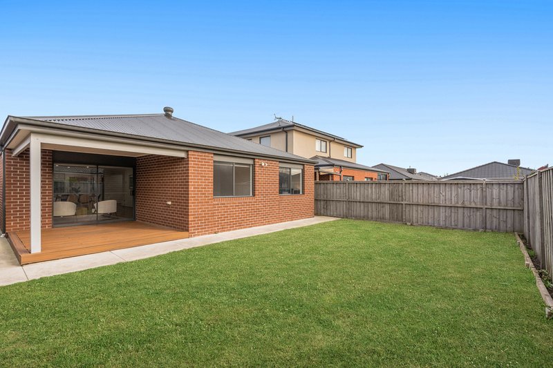 Photo - 10 Maverick Crescent, Clyde North VIC 3978 - Image 20