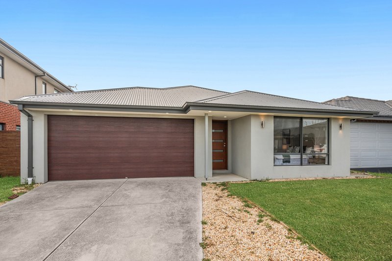 Photo - 10 Maverick Crescent, Clyde North VIC 3978 - Image 21