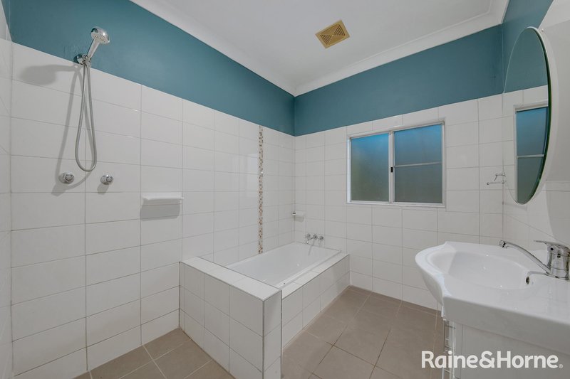 Photo - 10 Mccrudden Street, West Gladstone QLD 4680 - Image 9