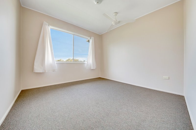 Photo - 10 Mcdonald Street, Clinton QLD 4680 - Image 5