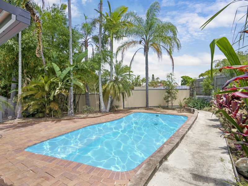 10 Mctaggart Place, Carrara QLD 4211