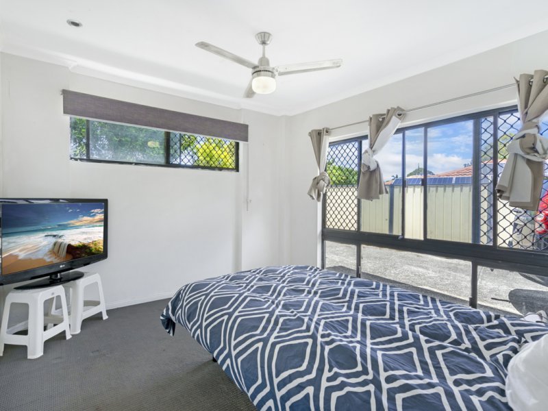 Photo - 10 Mctaggart Place, Carrara QLD 4211 - Image 7