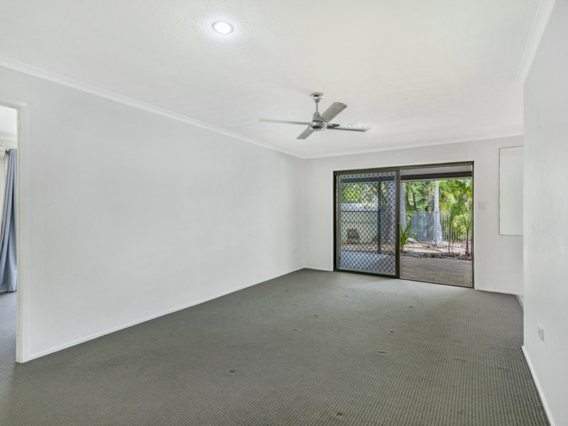 Photo - 10 Mctaggart Place, Carrara QLD 4211 - Image 11