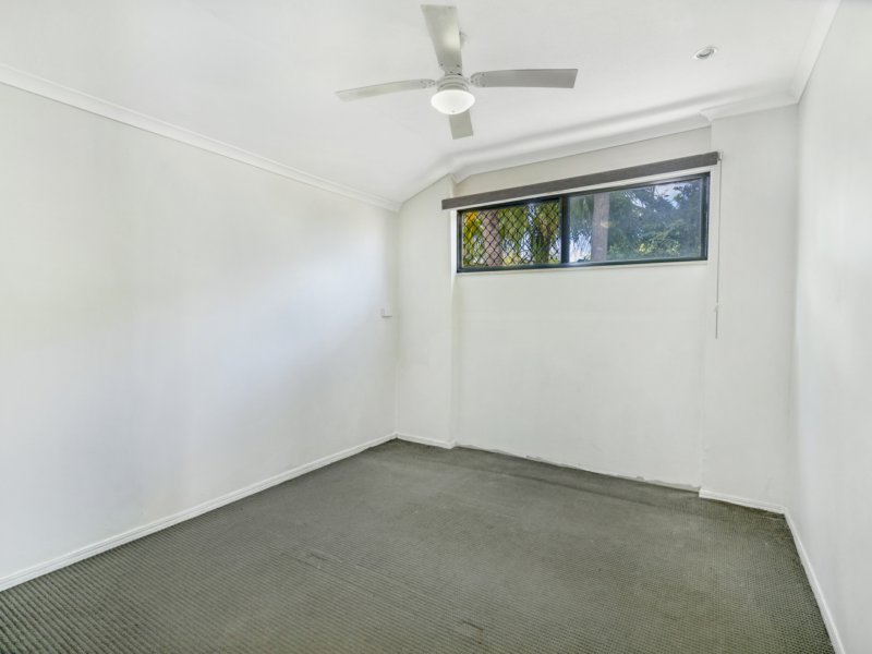 Photo - 10 Mctaggart Place, Carrara QLD 4211 - Image 13