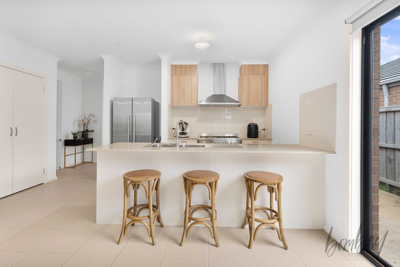 Photo - 10 Median Grange, Donnybrook VIC 3064 - Image 1
