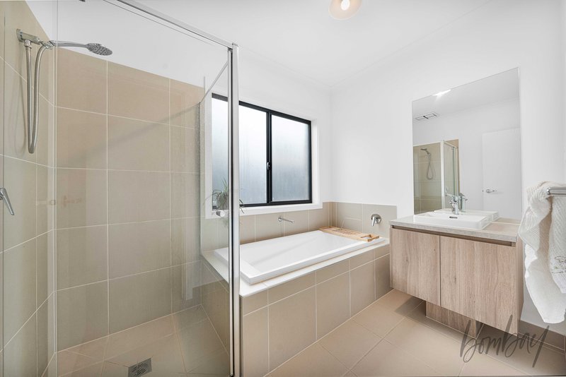 Photo - 10 Median Grange, Donnybrook VIC 3064 - Image 5
