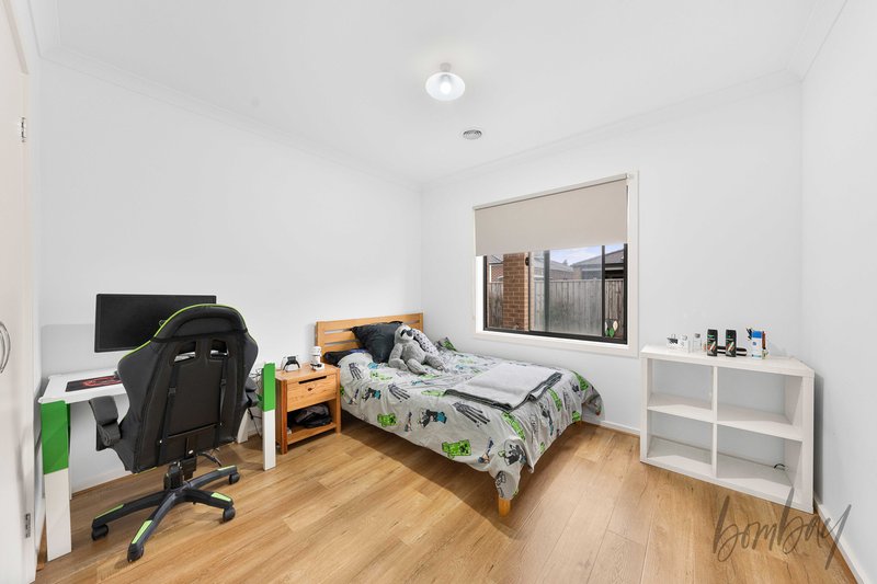 Photo - 10 Median Grange, Donnybrook VIC 3064 - Image 11
