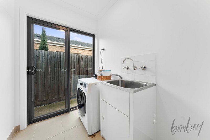 Photo - 10 Median Grange, Donnybrook VIC 3064 - Image 12
